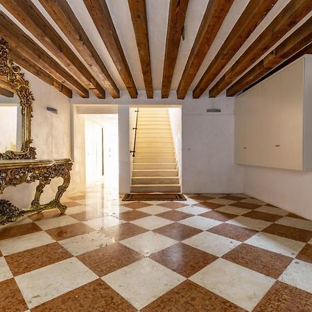 Gondola Luxury - Campo Santi Filippo e Giacomo Venedig Eksteriør billede