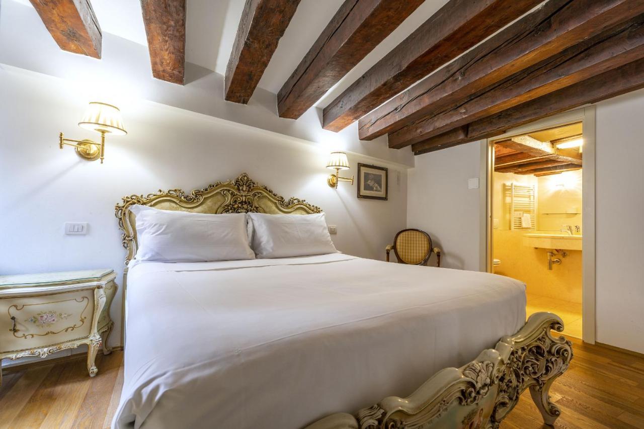 Gondola Luxury - Campo Santi Filippo e Giacomo Venedig Eksteriør billede