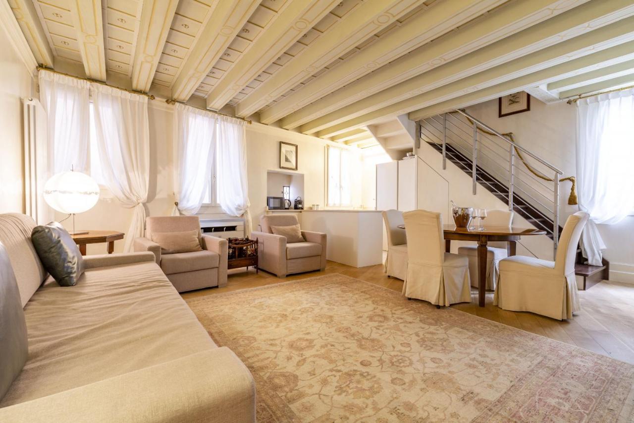 Gondola Luxury - Campo Santi Filippo e Giacomo Venedig Eksteriør billede