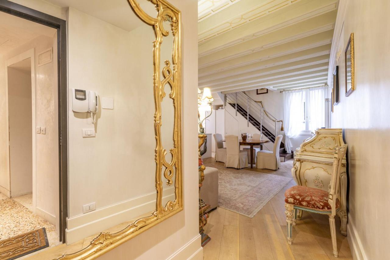 Gondola Luxury - Campo Santi Filippo e Giacomo Venedig Eksteriør billede