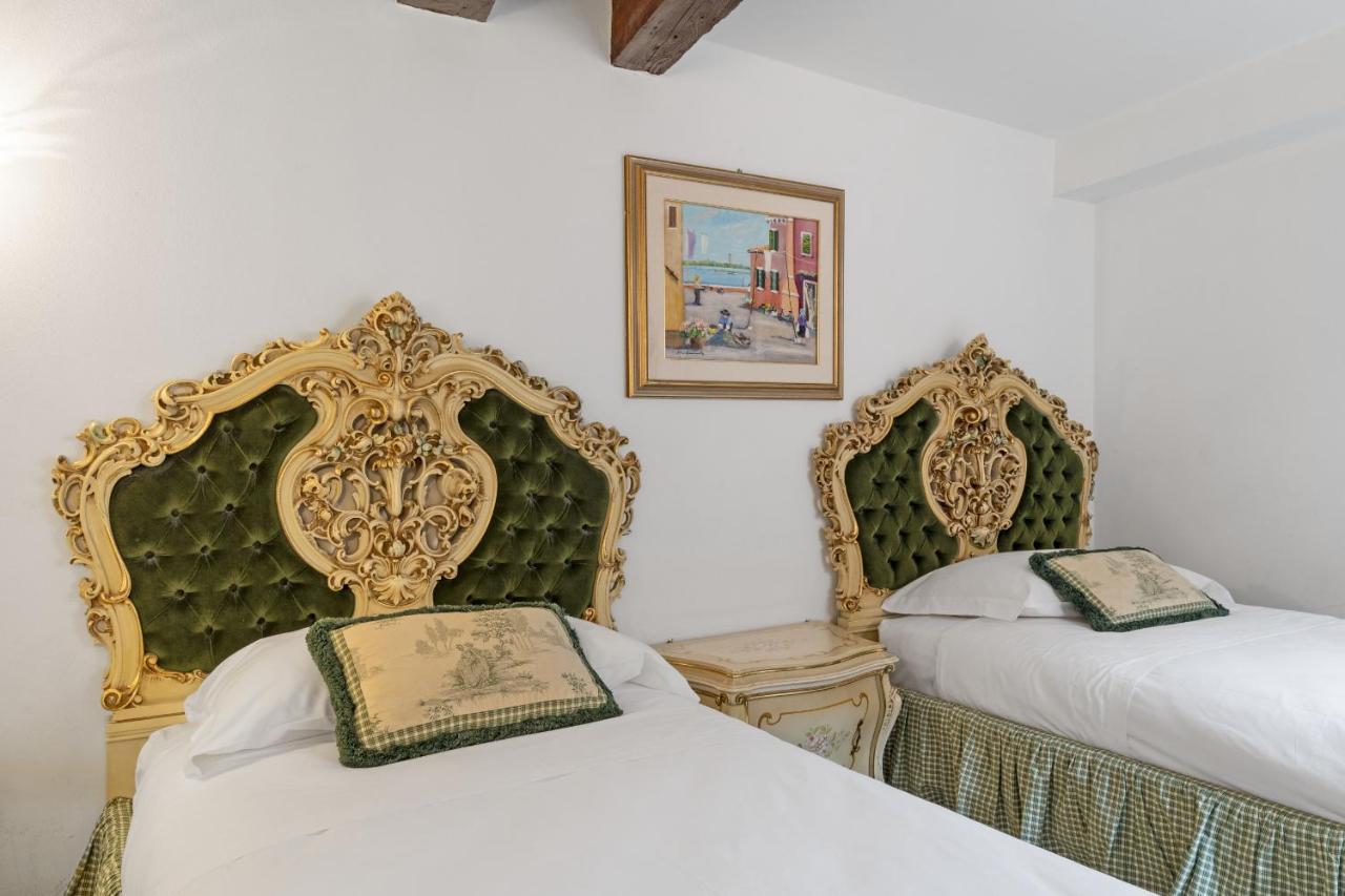 Gondola Luxury - Campo Santi Filippo e Giacomo Venedig Eksteriør billede
