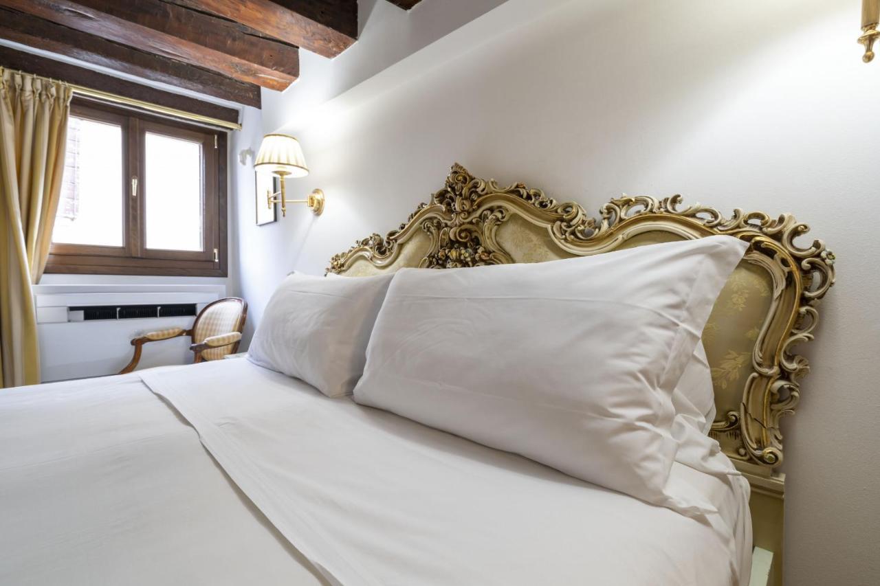 Gondola Luxury - Campo Santi Filippo e Giacomo Venedig Eksteriør billede