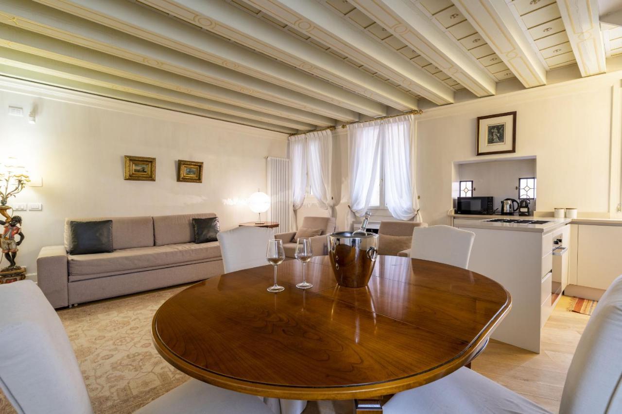 Gondola Luxury - Campo Santi Filippo e Giacomo Venedig Eksteriør billede