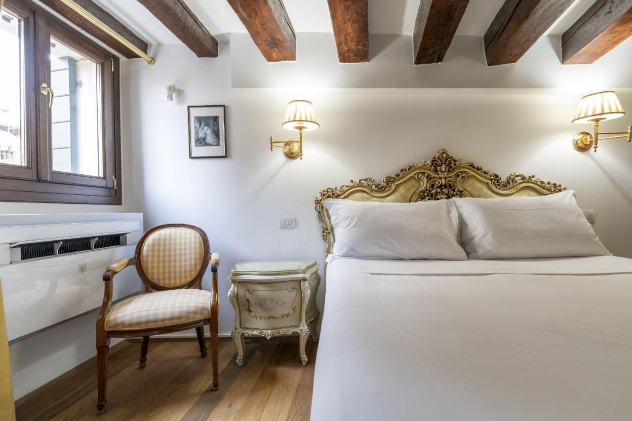 Gondola Luxury - Campo Santi Filippo e Giacomo Venedig Eksteriør billede