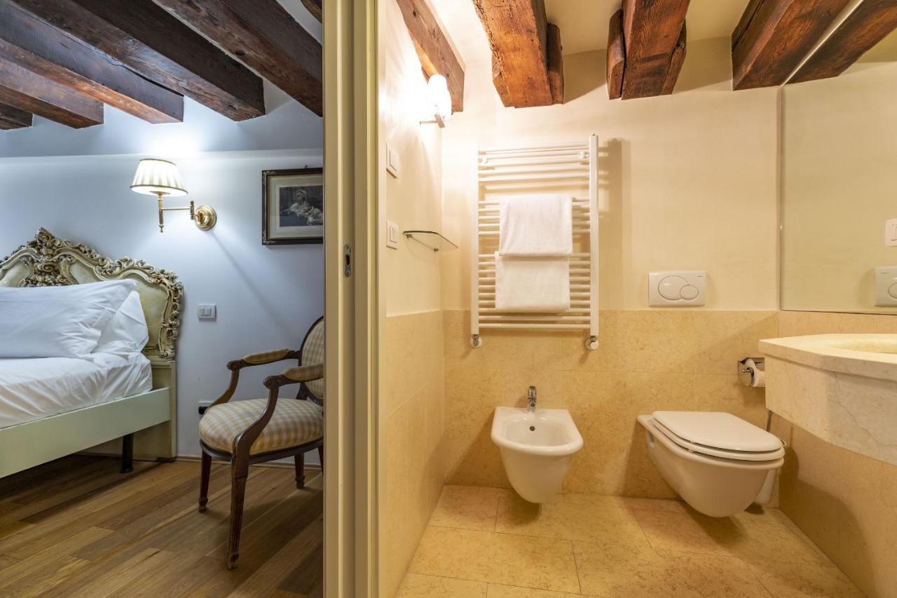 Gondola Luxury - Campo Santi Filippo e Giacomo Venedig Eksteriør billede