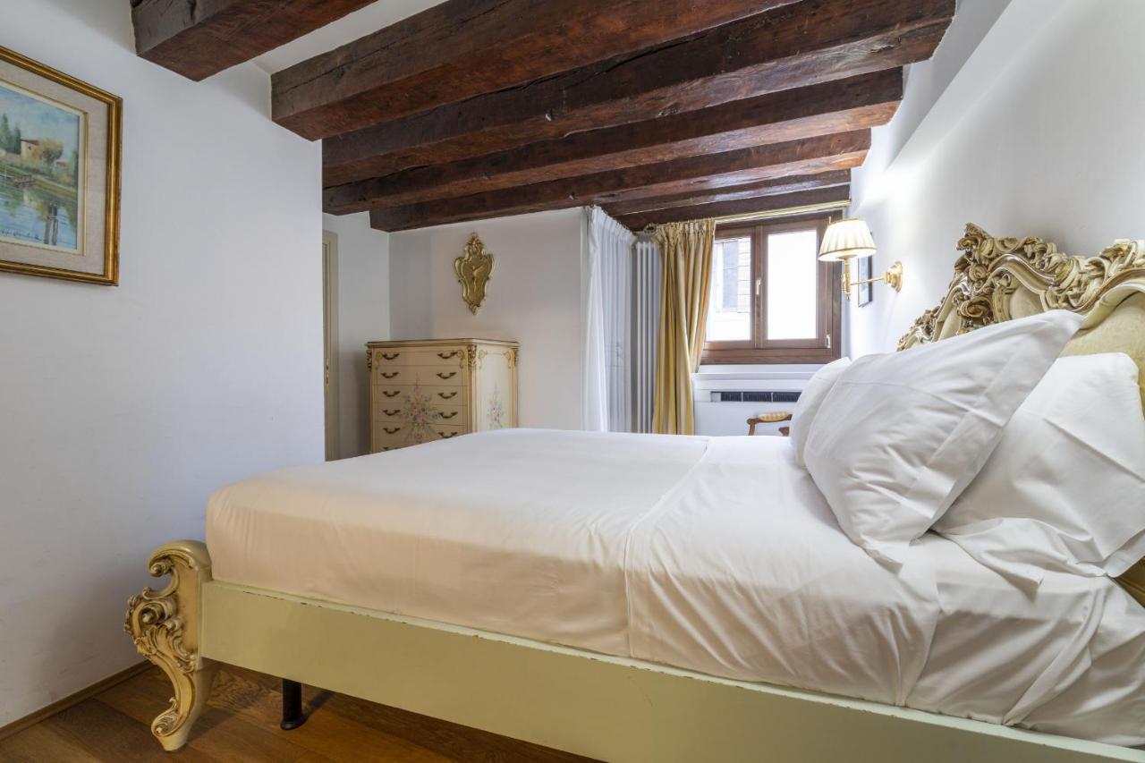 Gondola Luxury - Campo Santi Filippo e Giacomo Venedig Eksteriør billede